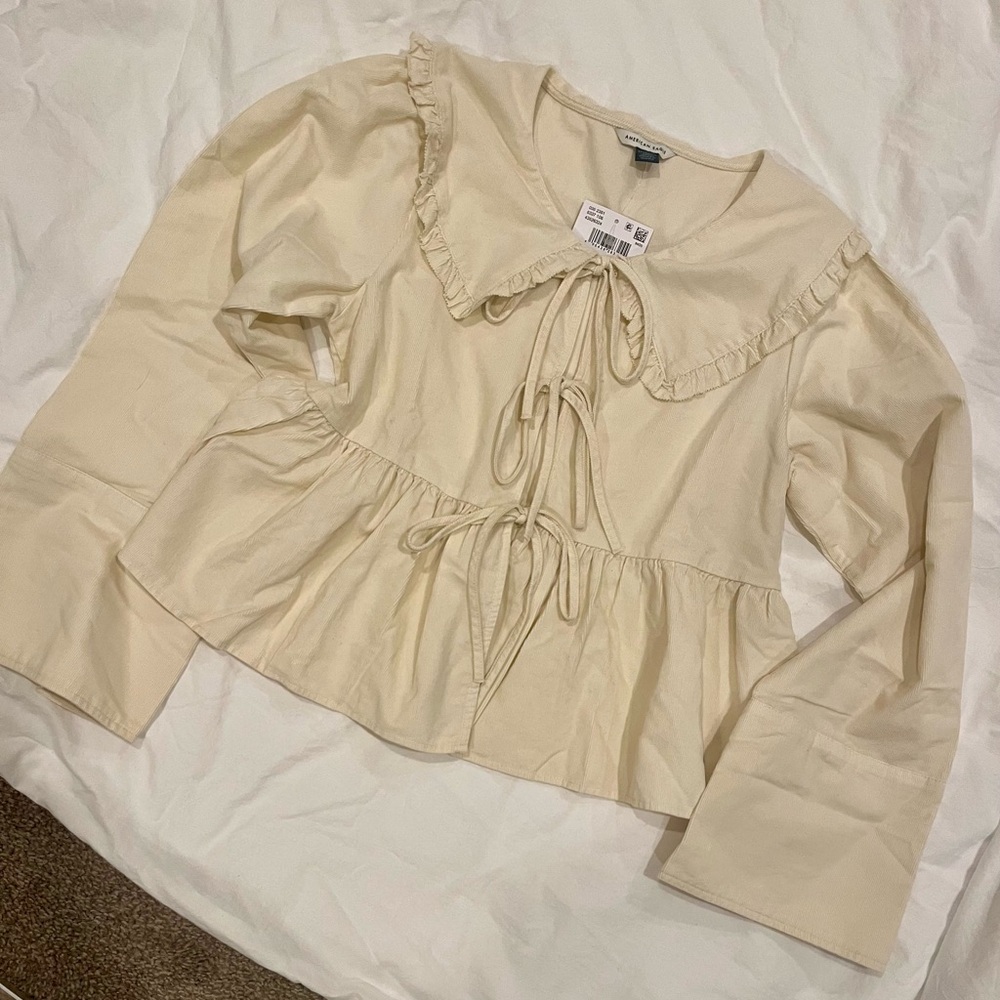 NWT! American Eagle Outfitters Cream Tie-Front Top